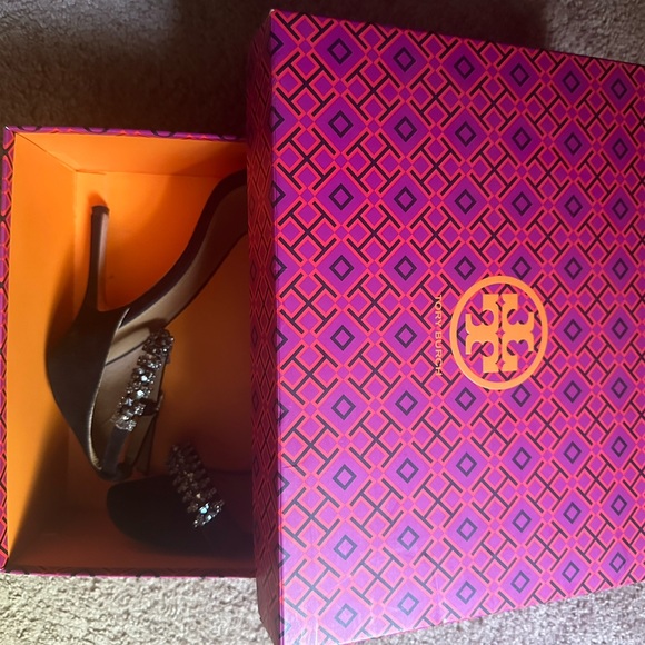 TORY BURCH : Penelope Embellished Crystal Sandal - Picture 4 of 6